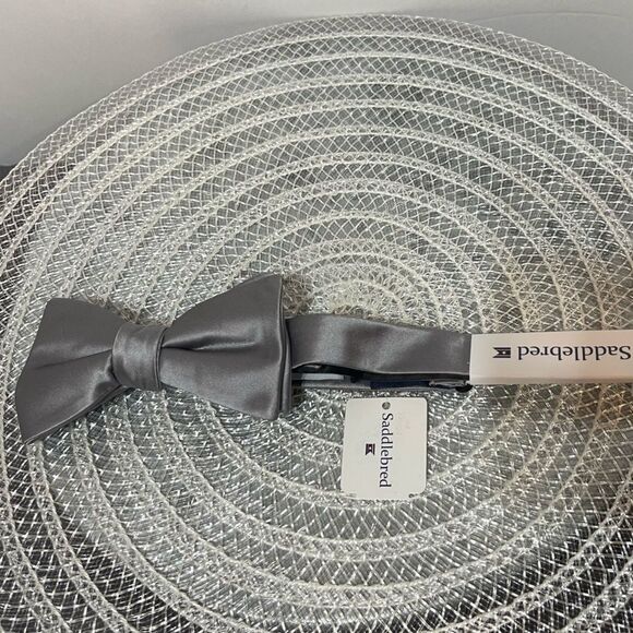 Saddlebred Men’s Bow Tie in Grey NWT - Picture 1 of 8